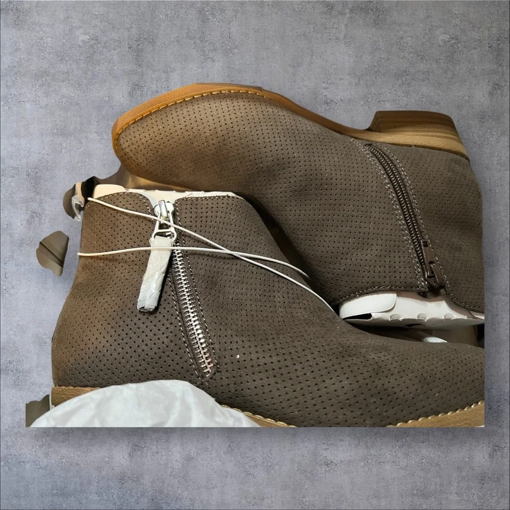 Wide Width Marlis Zip Up Ankle Boots by Universal Thread
